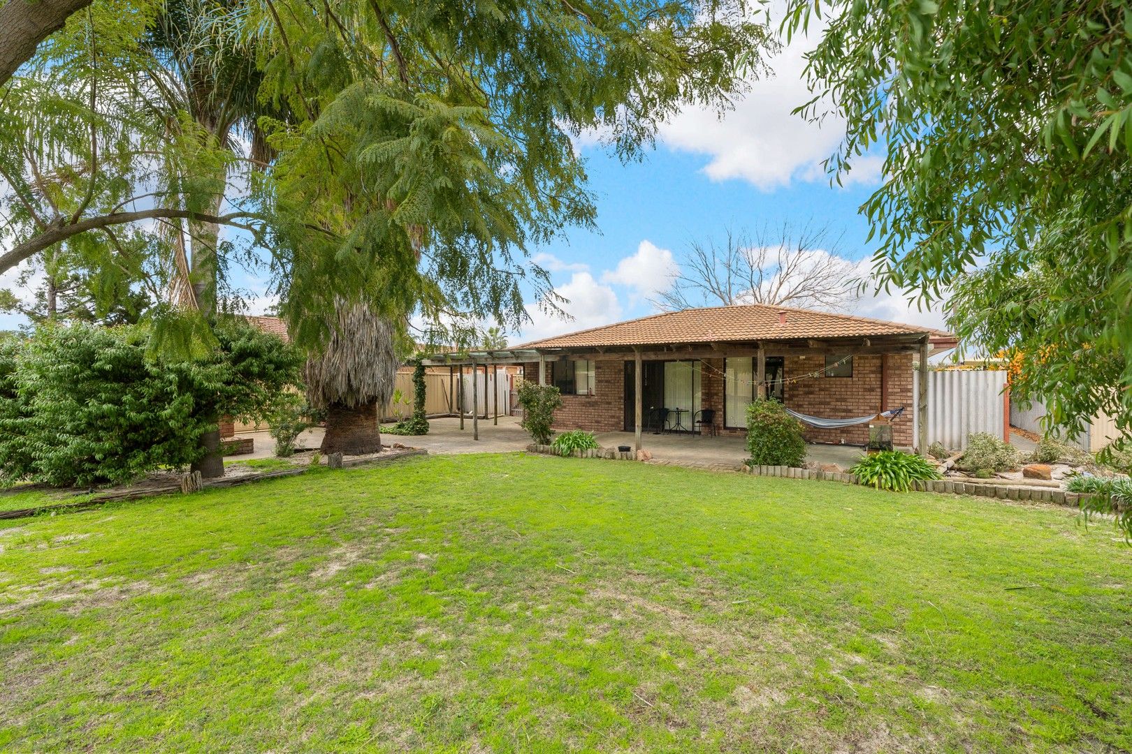 3 bedrooms House in 43 Dwyer Crescent GOSNELLS WA, 6110