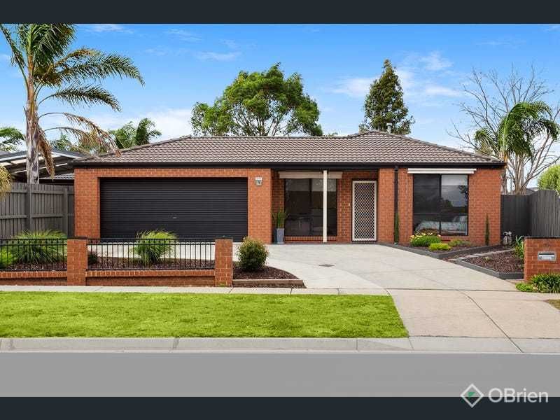 4 bedrooms House in 76 Leigh Drive PAKENHAM VIC, 3810
