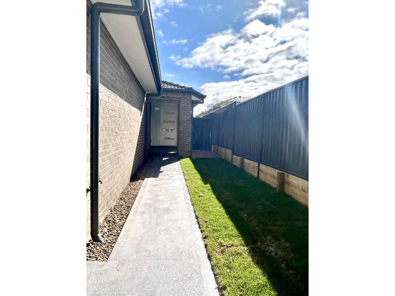 1 bedrooms Apartment / Unit / Flat in 36a Cross Street TAHMOOR NSW, 2573