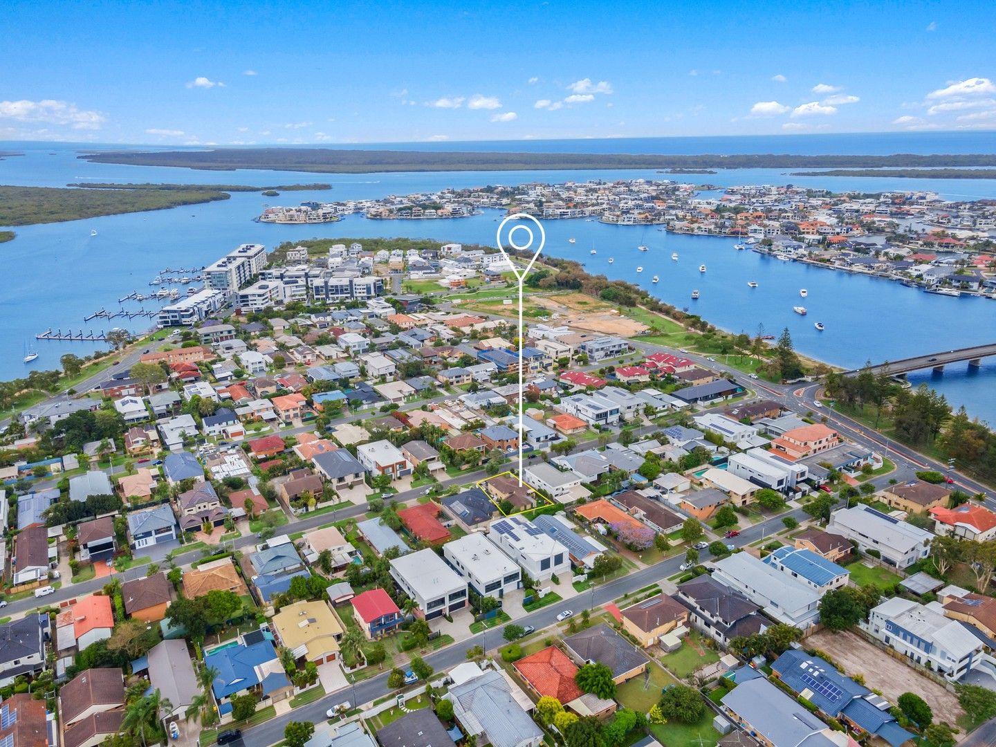 16 Donald Avenue, Paradise Point QLD 4216, Image 0