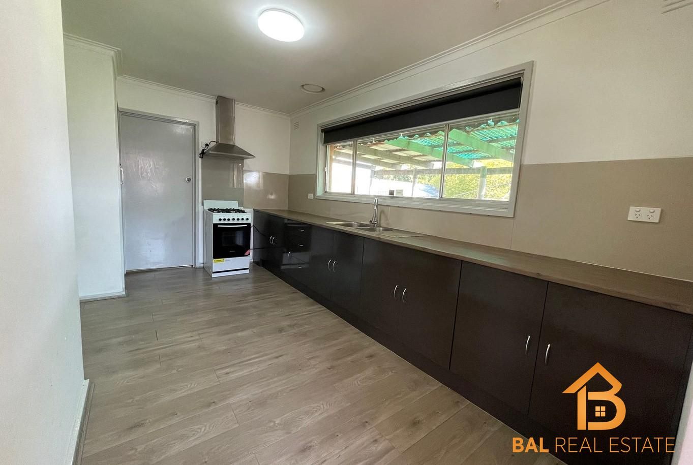 19 Kingsford Avenue, Melton South VIC 3338 House For Rent 340 Domain