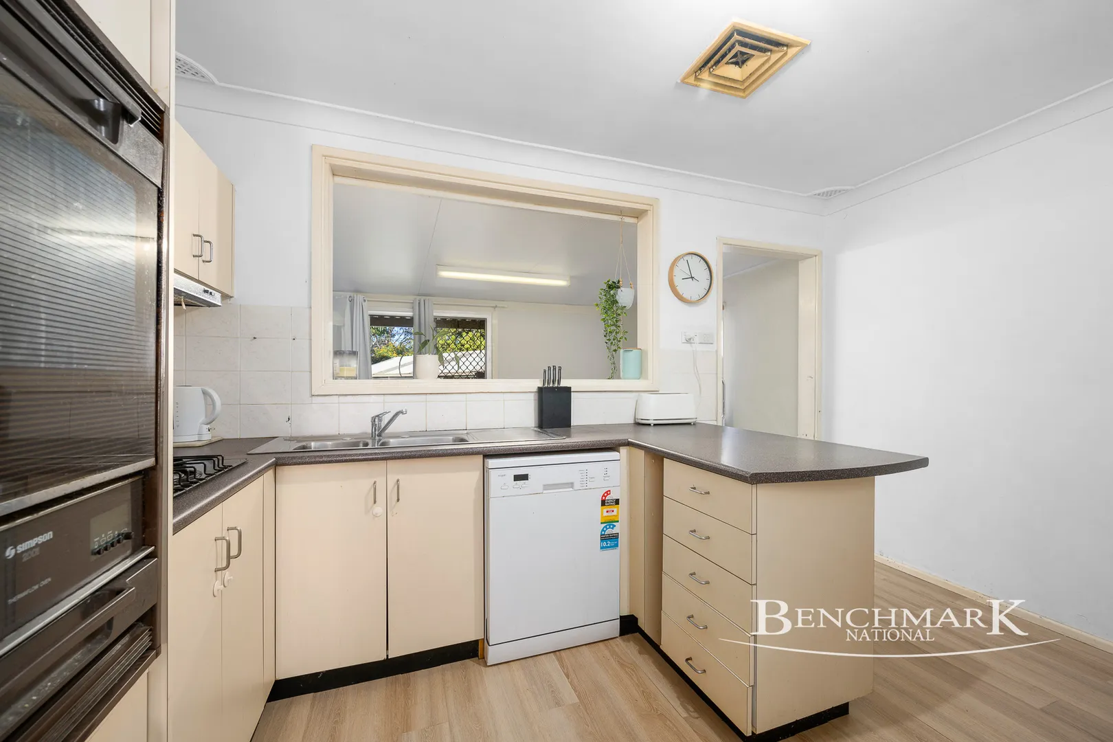 Prime Opportunity on a Wide 24m Frontage  556sqm Block – pohled 5