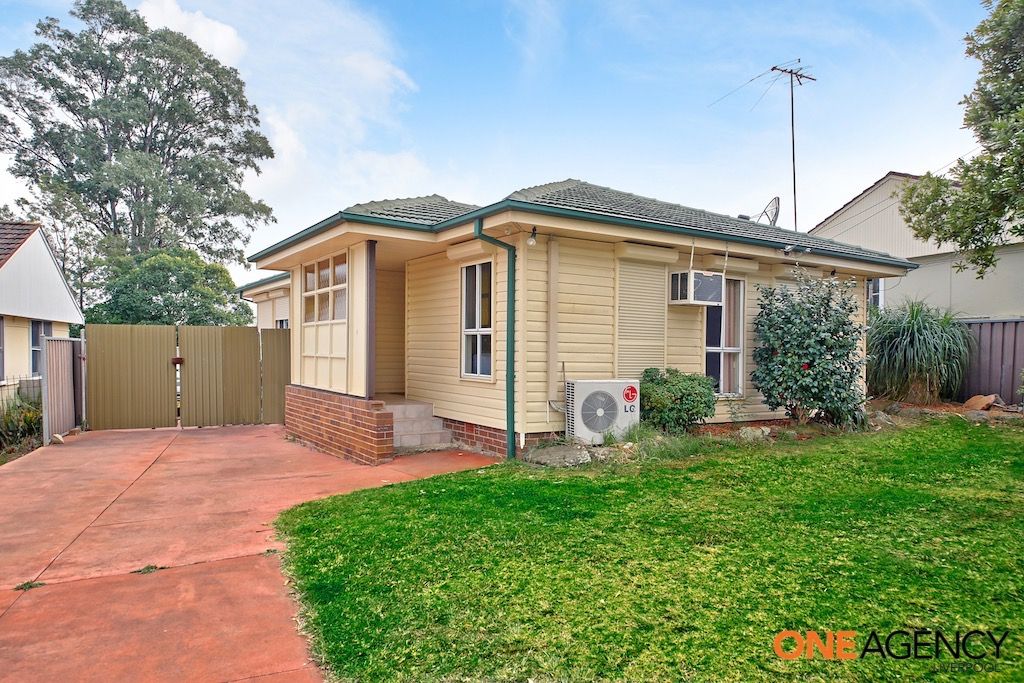 17 Adaminaby Street, Heckenberg NSW 2168, Image 0