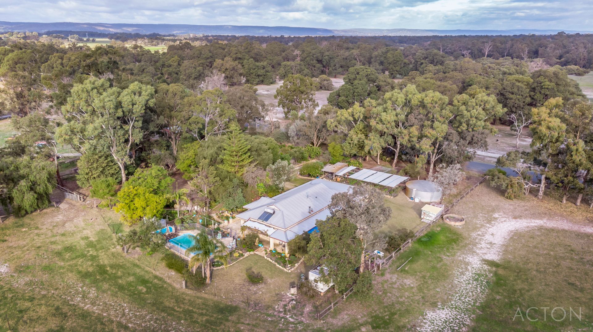 534 Henderson Road, Hopeland WA 6125, Image 2