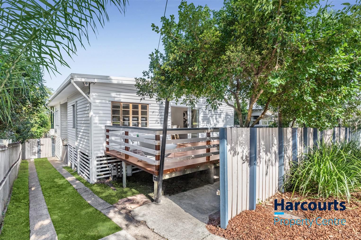 4 bedrooms House in 106 Ashby Street FAIRFIELD QLD, 4103