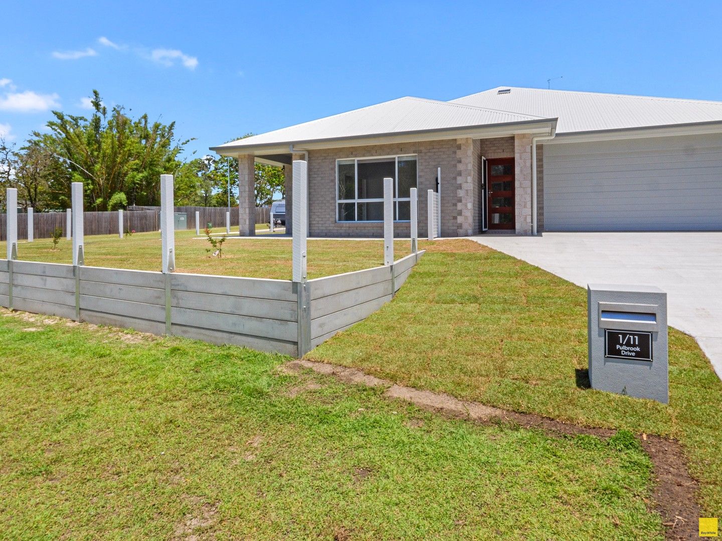 3 bedrooms Duplex in 1/11 Pulbrook Drive CAPALABA QLD, 4157