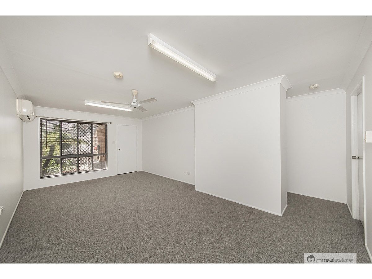 22/7 Kingfisher Parade, Norman Gardens QLD 4701, Image 2