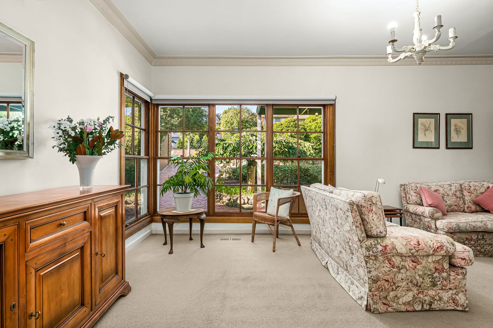 35 Clydebank Road, Essendon West VIC 3040, Image 2