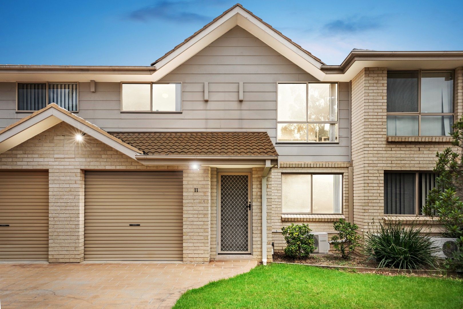3 bedrooms Townhouse in 11/154 Maxwell Street SOUTH PENRITH NSW, 2750