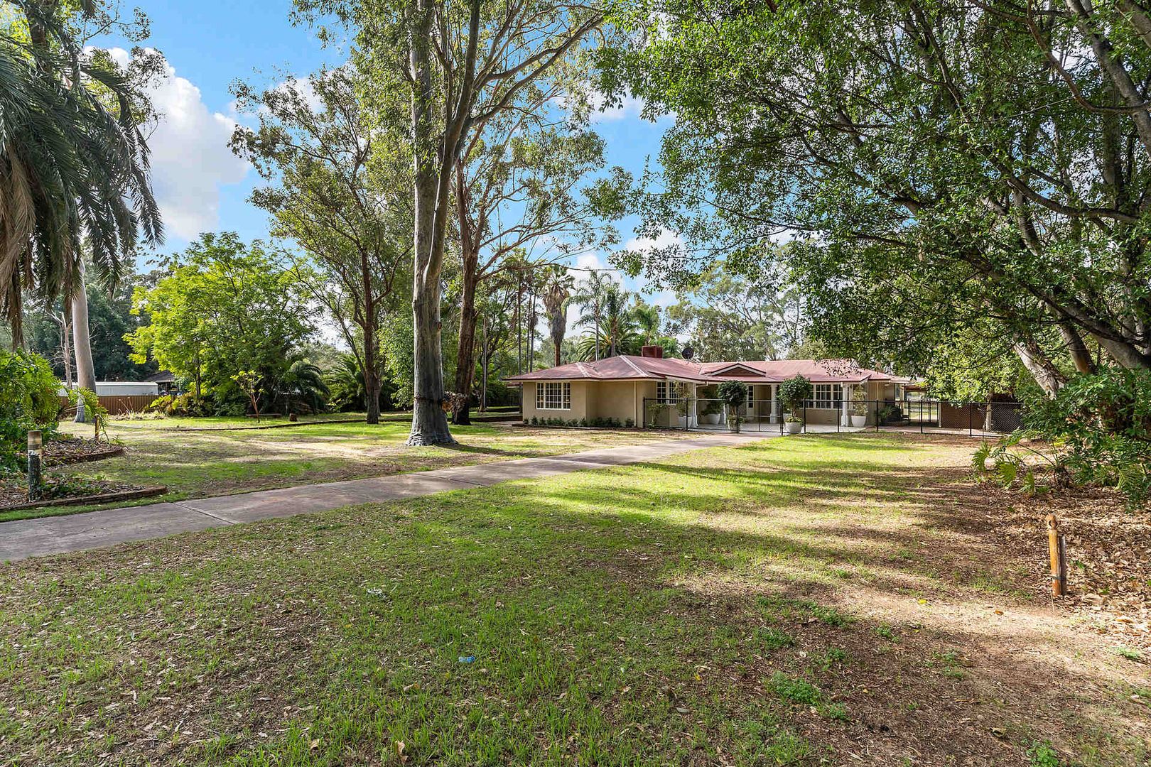 25 Harris Road, Caversham WA 6055 Domain