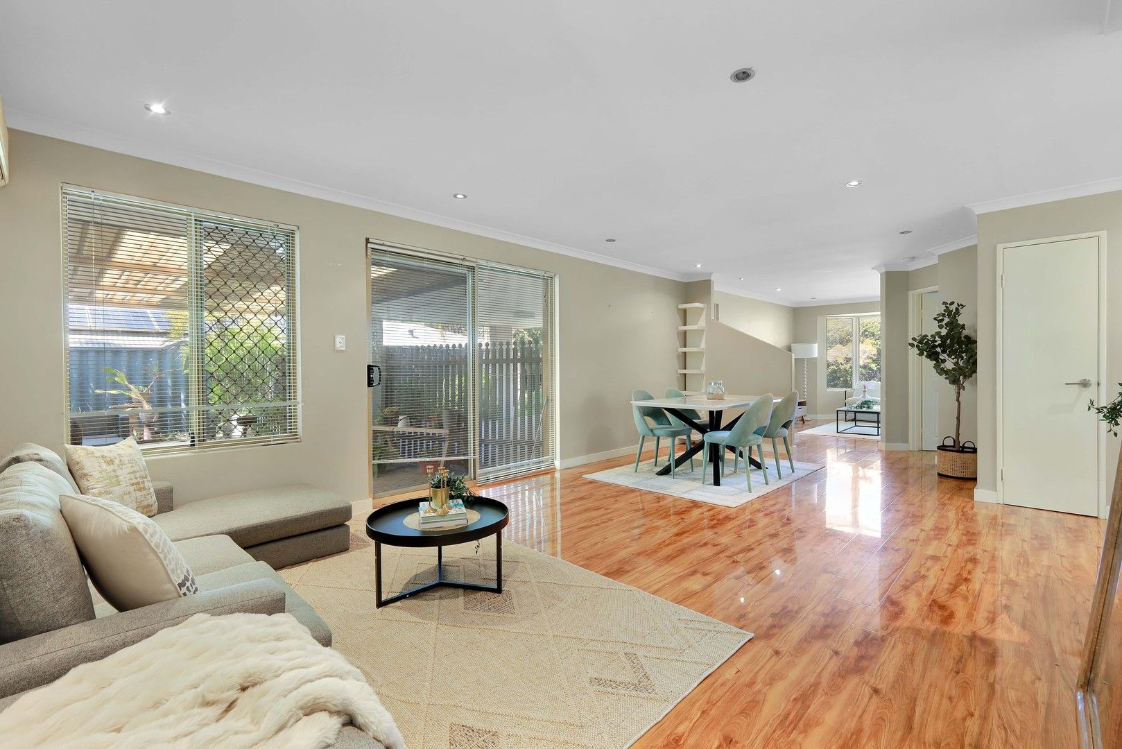 3 bedrooms House in 4 Yorn Circuit BEELIAR WA, 6164