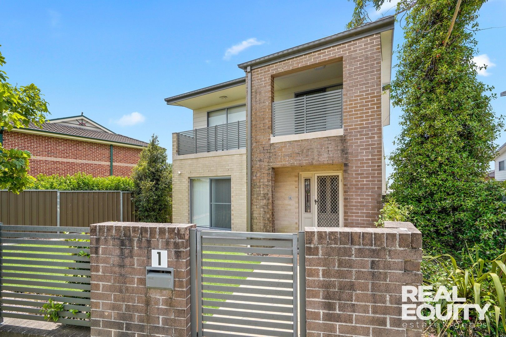 3 bedrooms Townhouse in 1/127 Alfred Road CHIPPING NORTON NSW, 2170