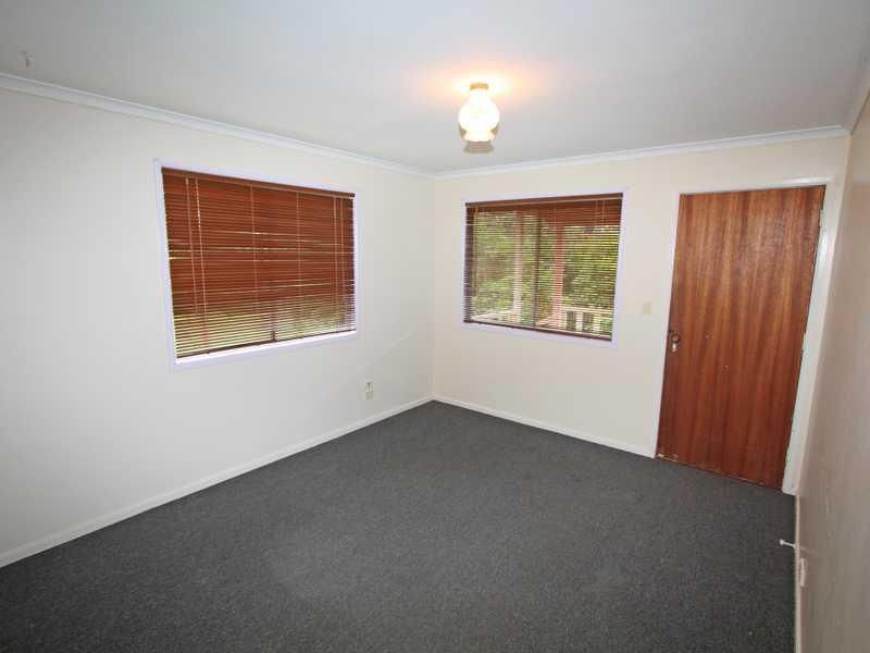 28 Commodore Drive, SOUTH BINGERA QLD 4670, Image 2