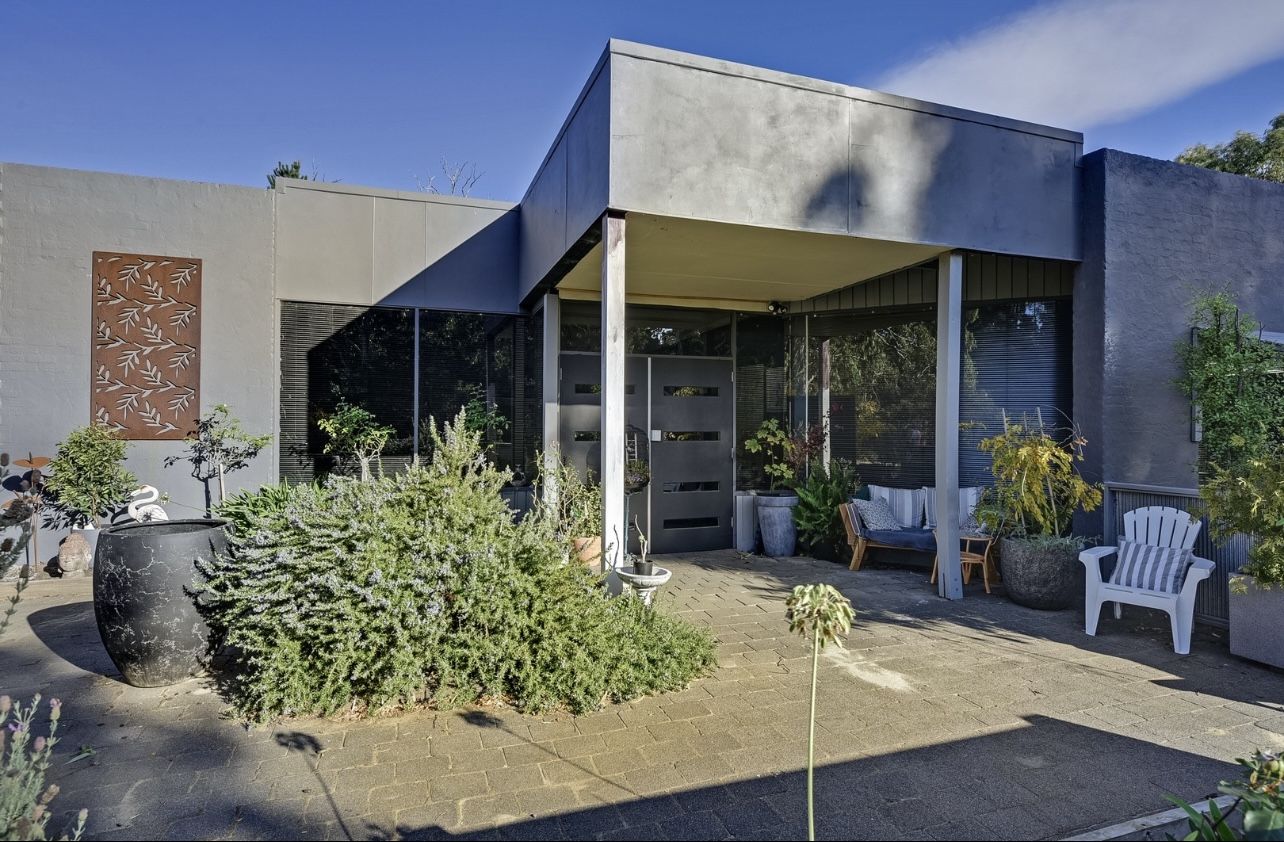 2 bedrooms House in 420 Pittwater Rd SEVEN MILE BEACH TAS, 7170