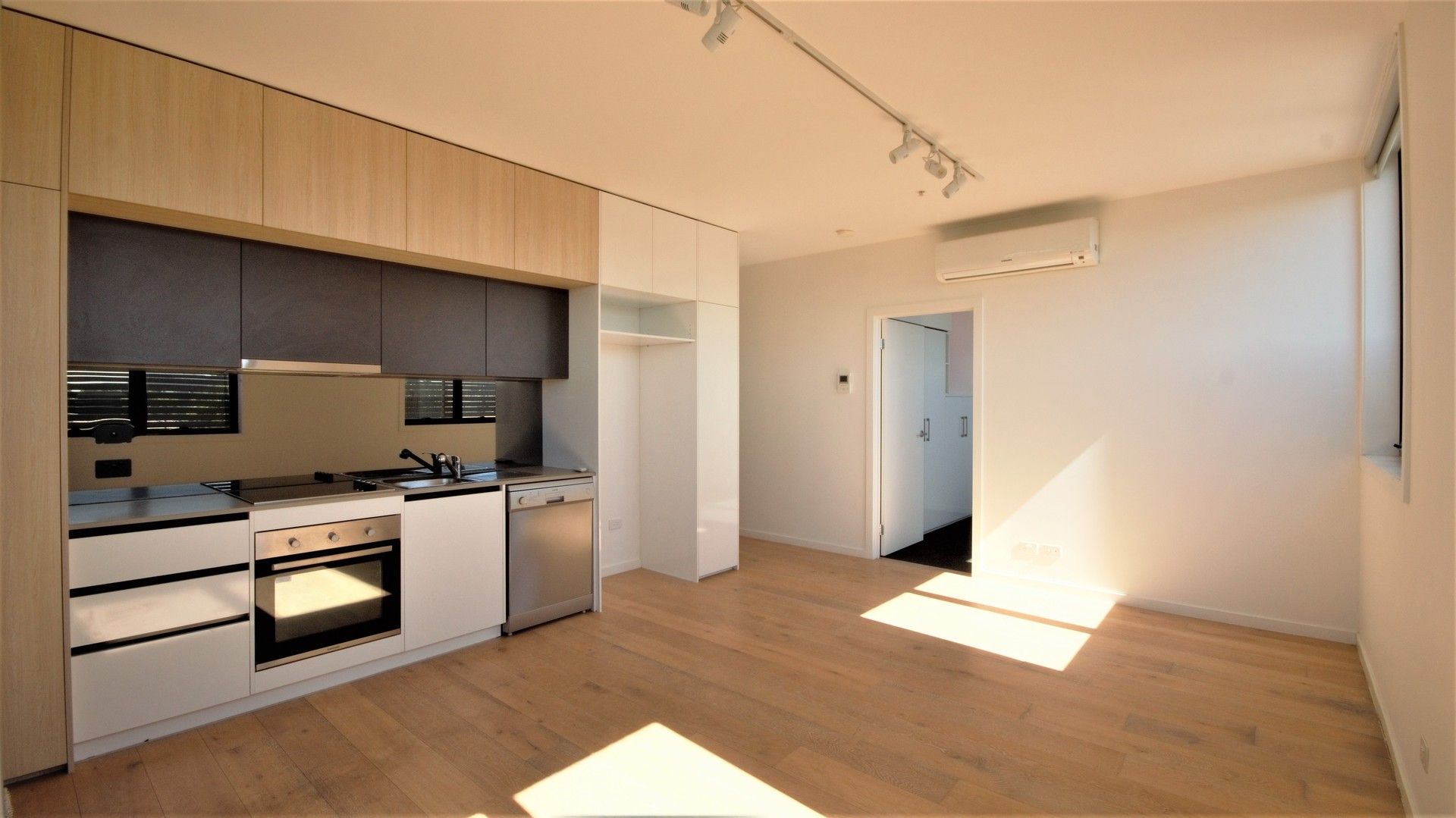 2 bedrooms Apartment / Unit / Flat in 204/58 Moore Street FOOTSCRAY VIC, 3011