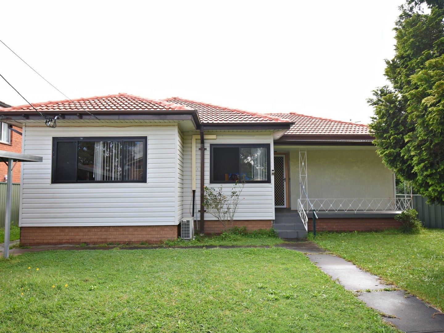 3 bedrooms House in 17 Vincent Cres CANLEY VALE NSW, 2166