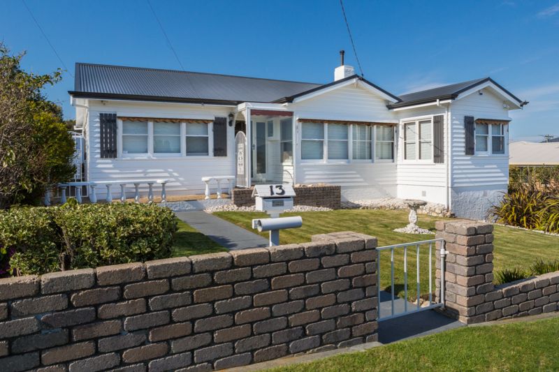 2 bedrooms House in 13 Abbott Street BELLERIVE TAS, 7018