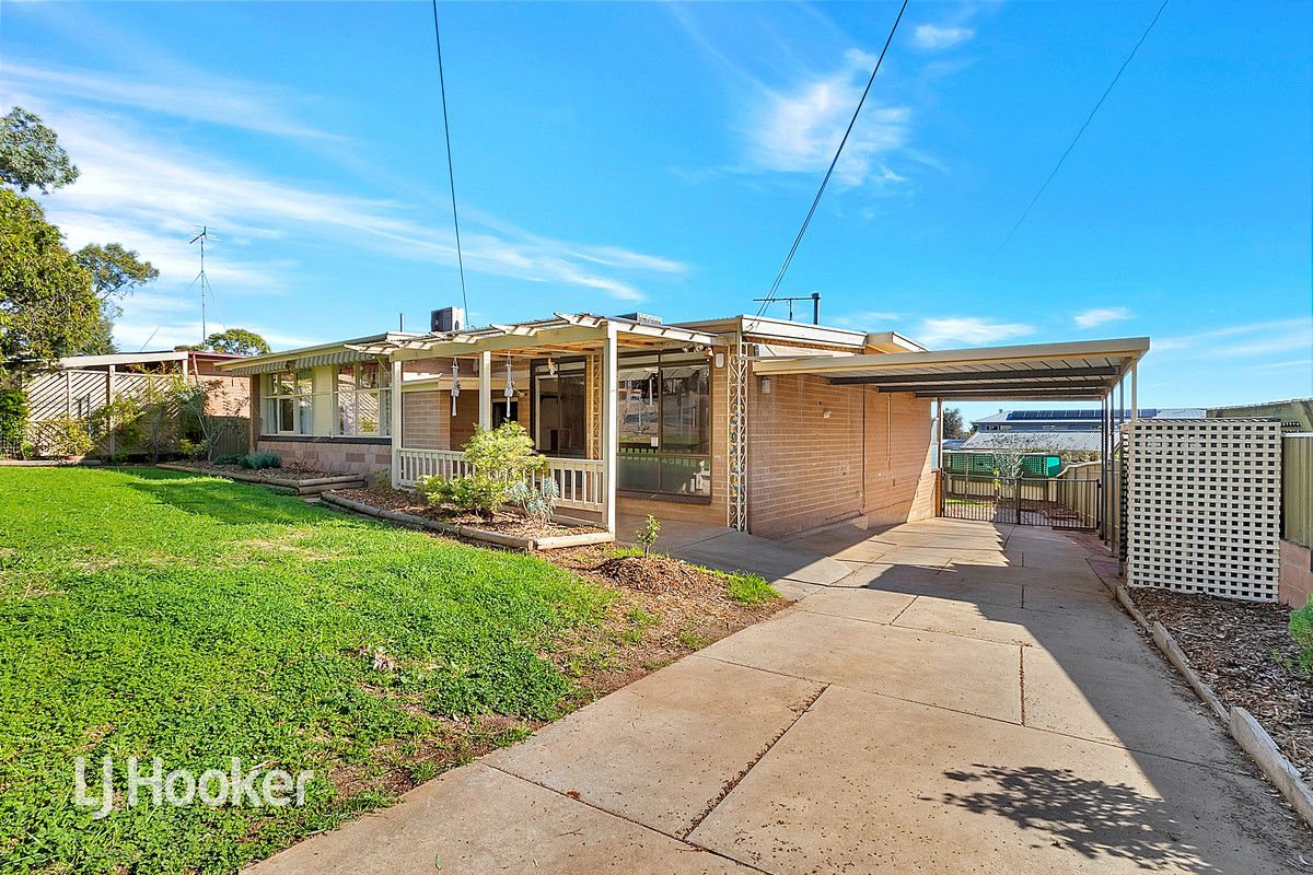 4 bedrooms House in 3 Wilson Road PARA HILLS SA, 5096