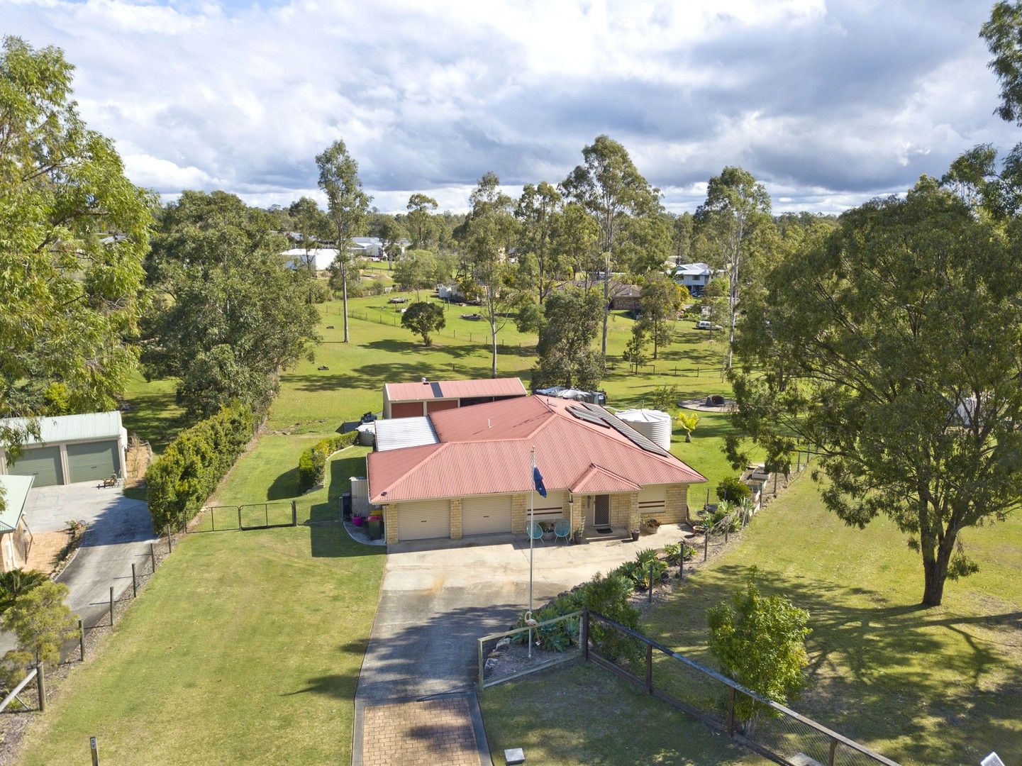 4 bedrooms House in 11 Breynia Court JIMBOOMBA QLD, 4280