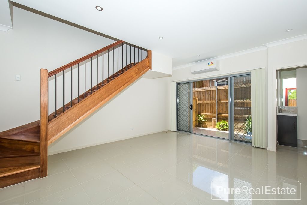 3 bedrooms Townhouse in 2/11 Blackburn Lane MOOROOKA QLD, 4105