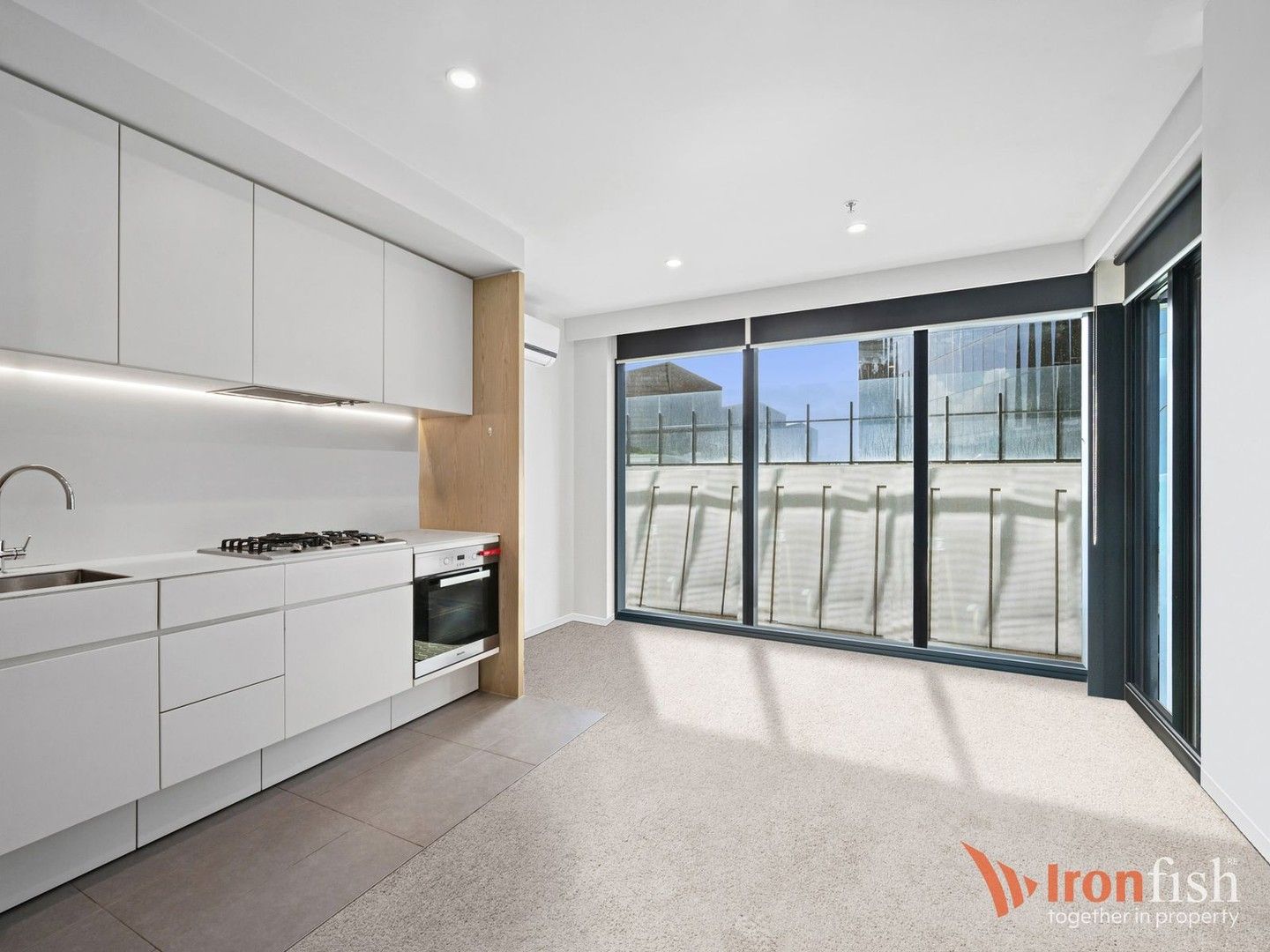 706/8 Pearl River Road, Docklands VIC 3008, Image 2