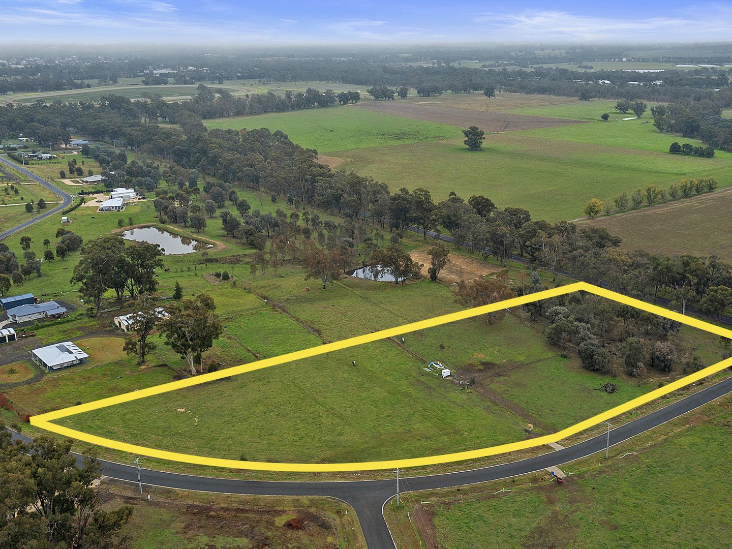 13 Bush Pea Drive, Seymour VIC 3660, Image 2