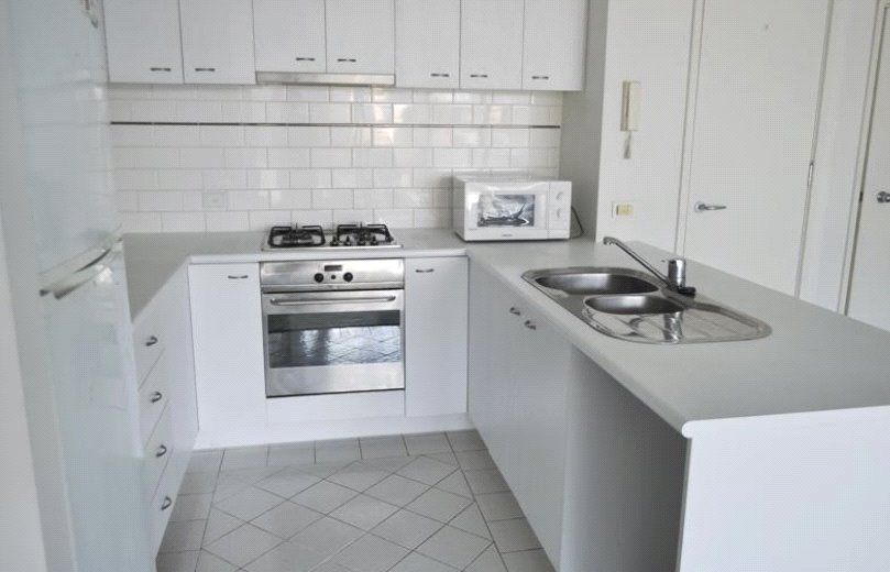 3 bedrooms Apartment / Unit / Flat in 405/38 Bank Street SOUTH MELBOURNE VIC, 3205