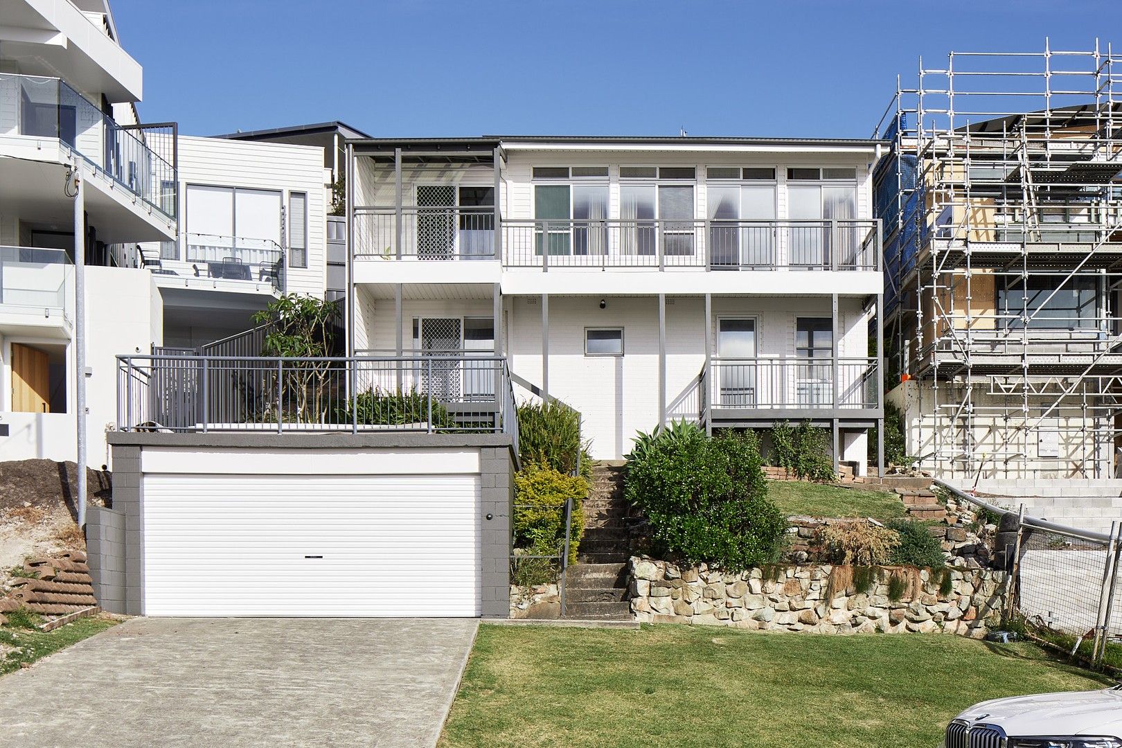 4 bedrooms House in 14 Lloyd Street MEREWETHER NSW, 2291