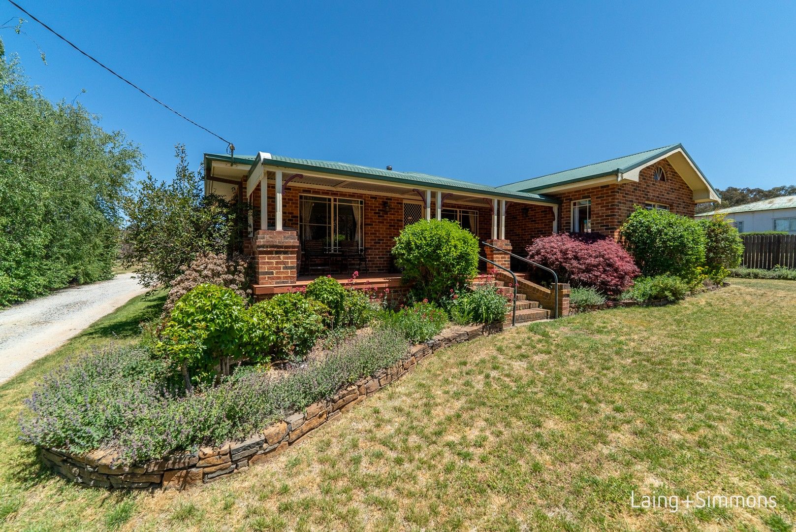 151 Thunderbolts Way, Walcha NSW 2354 Domain