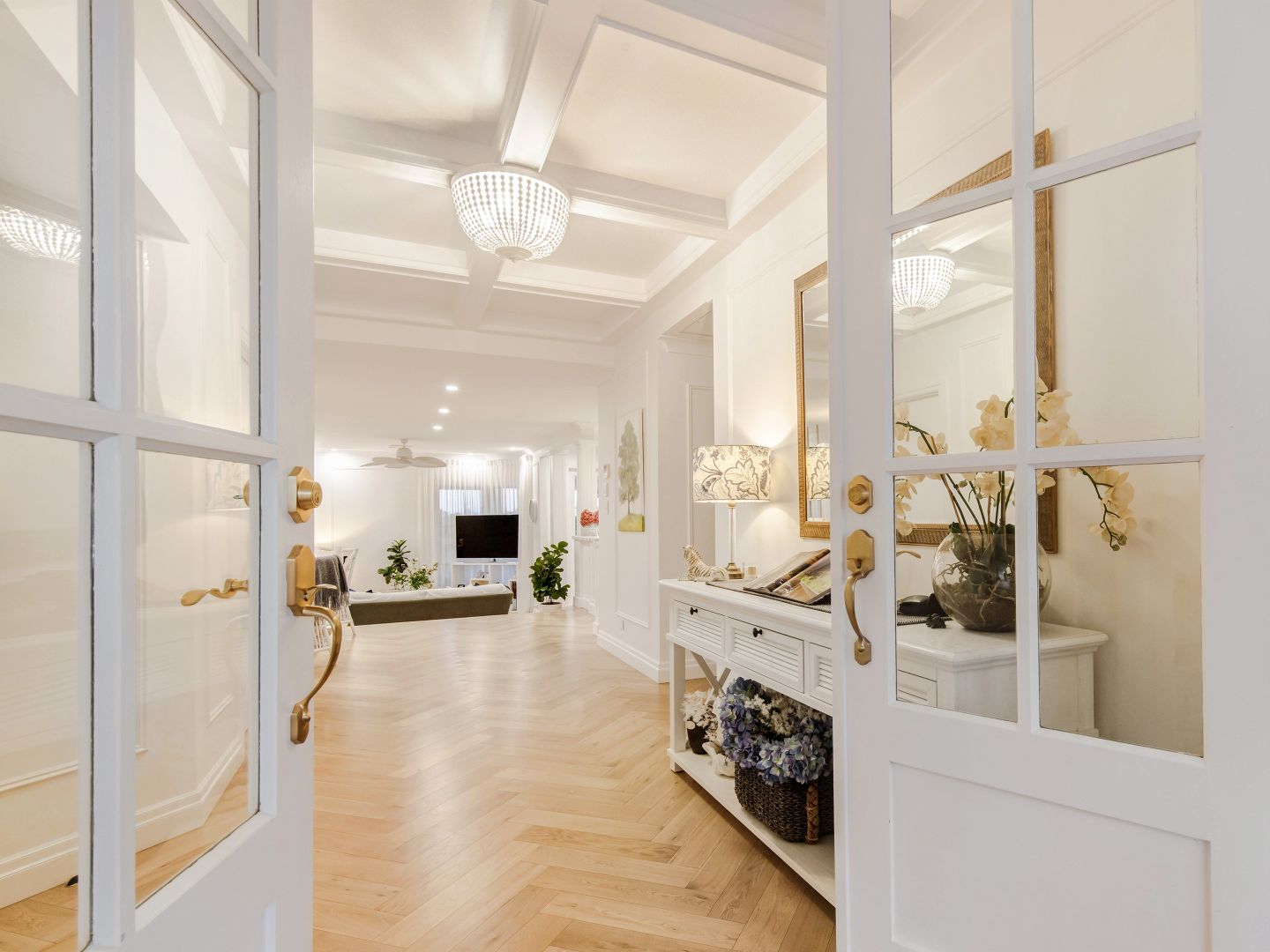 17 Merridown Drive, Merrimac Property History & Address Research Domain