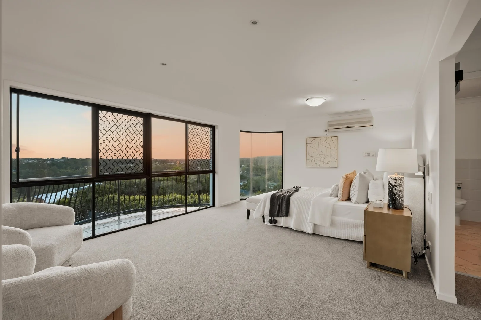 Additional image 11 of 39 Hannah St, Mount Ommaney QLD 4074