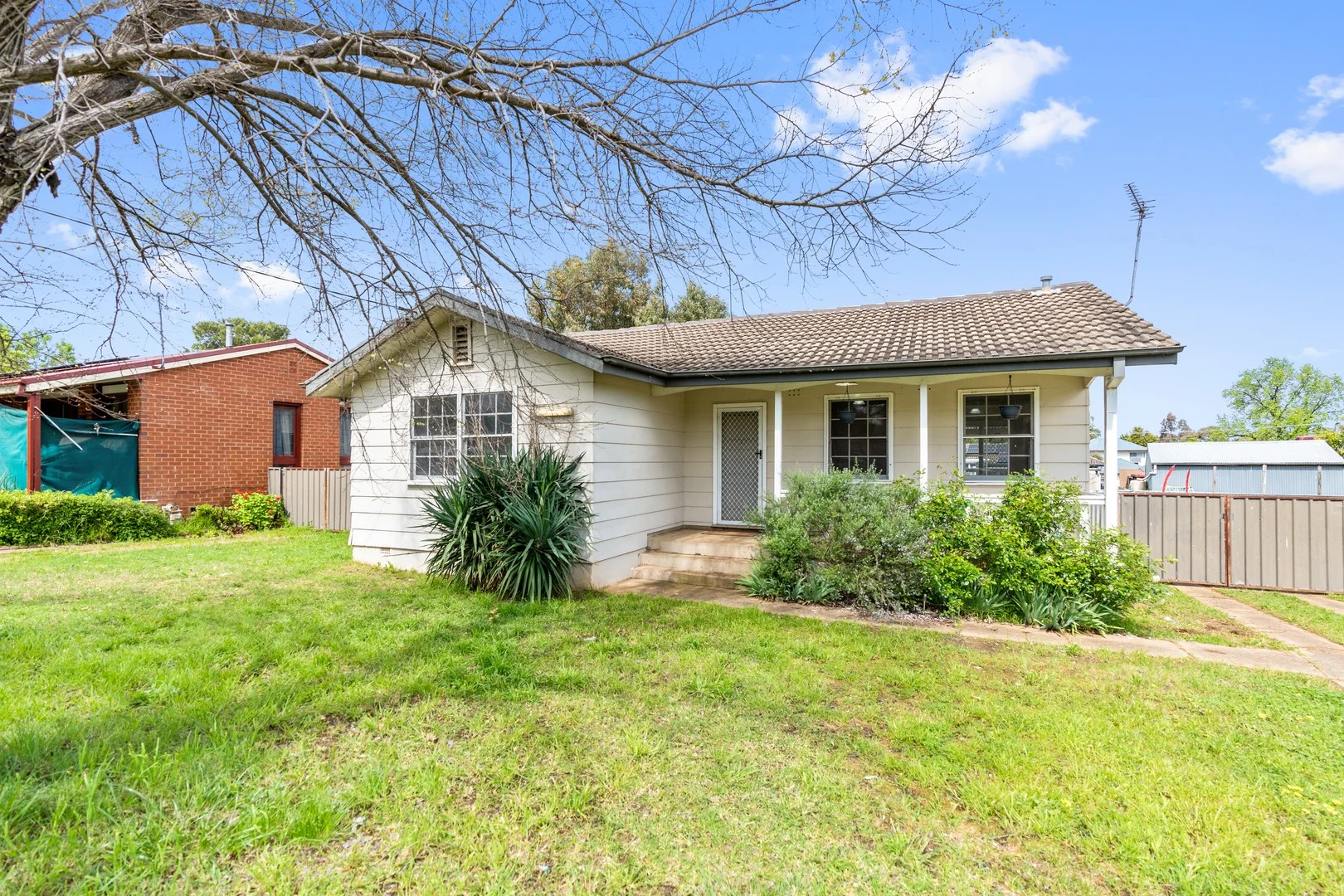 5 Baird Avenue, Kooringal NSW 2650