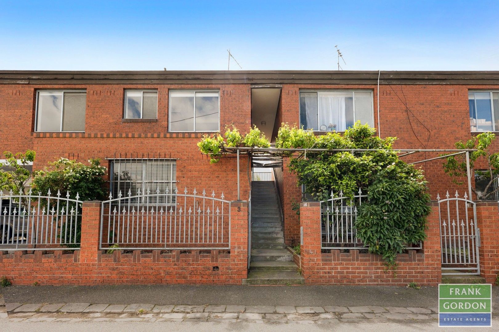 2 bedrooms Apartment / Unit / Flat in 3/189 Albert Street PORT MELBOURNE VIC, 3207
