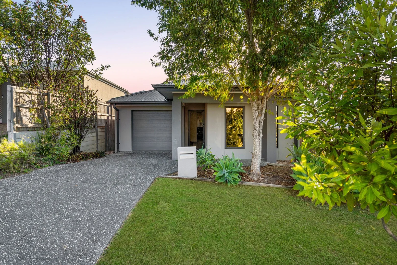 8 Brampton Crescent, Springfield Lakes QLD 4300