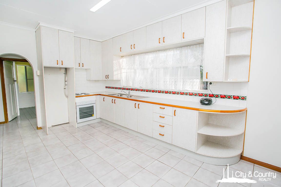 2 bedrooms House in 19 Second Ave MOUNT ISA QLD, 4825