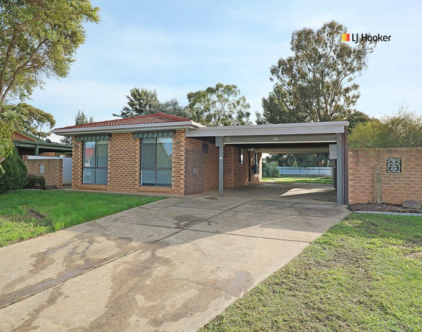 11 Nardoo Street, Glenfield Park NSW 2650