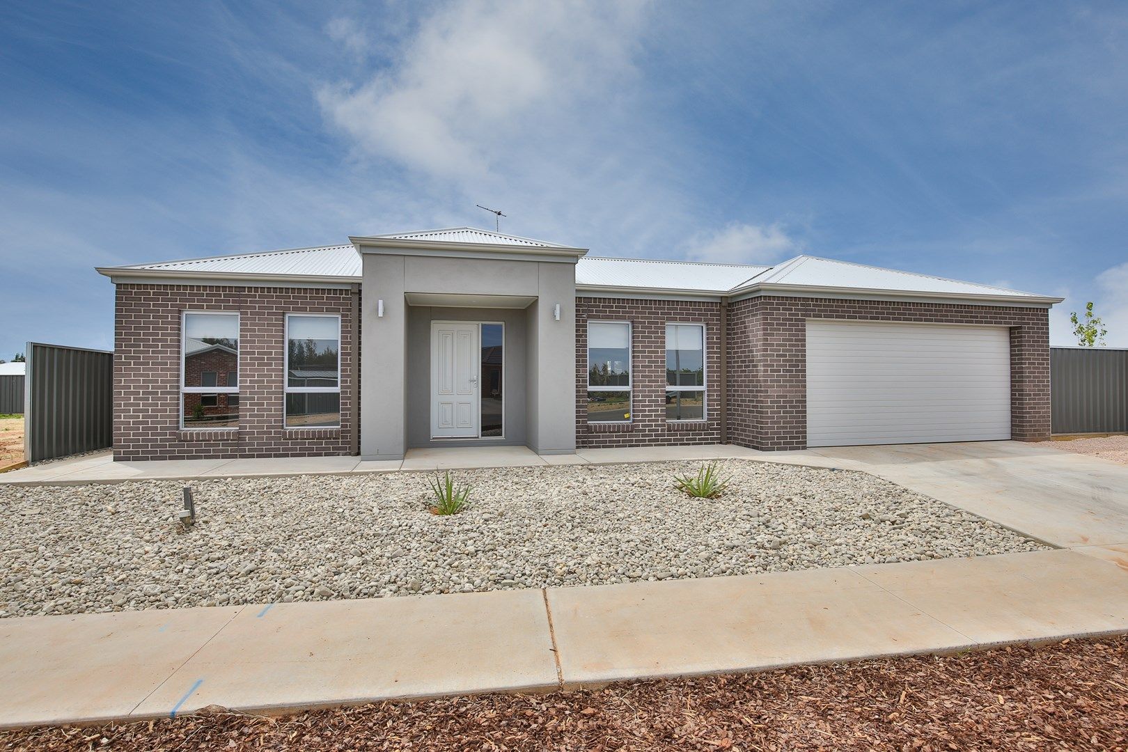 3 bedrooms House in 1 Cook Drive RED CLIFFS VIC, 3496
