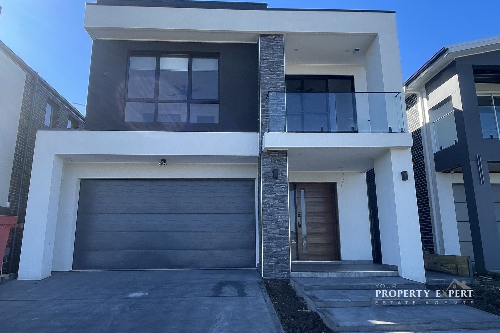 5 bedrooms House in 146 Parkway Drive MARSDEN PARK NSW, 2765