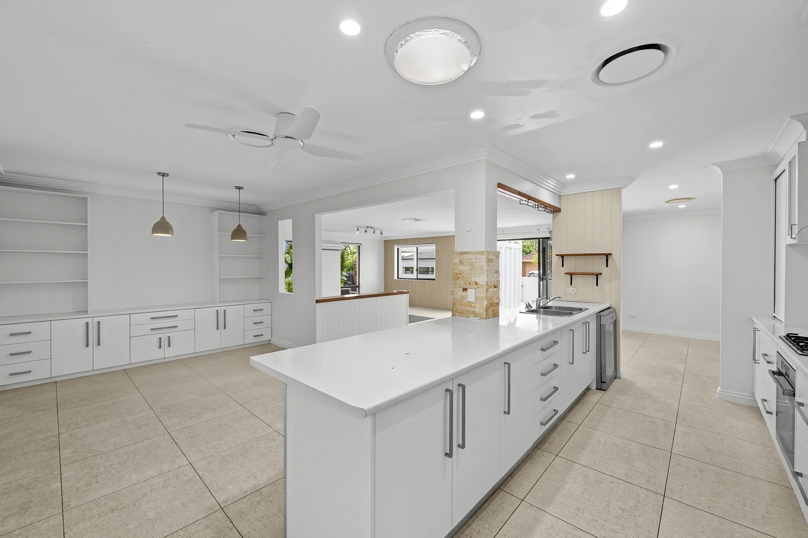 Additional image 3 of 7 Compass Court, Mermaid Waters QLD 4218