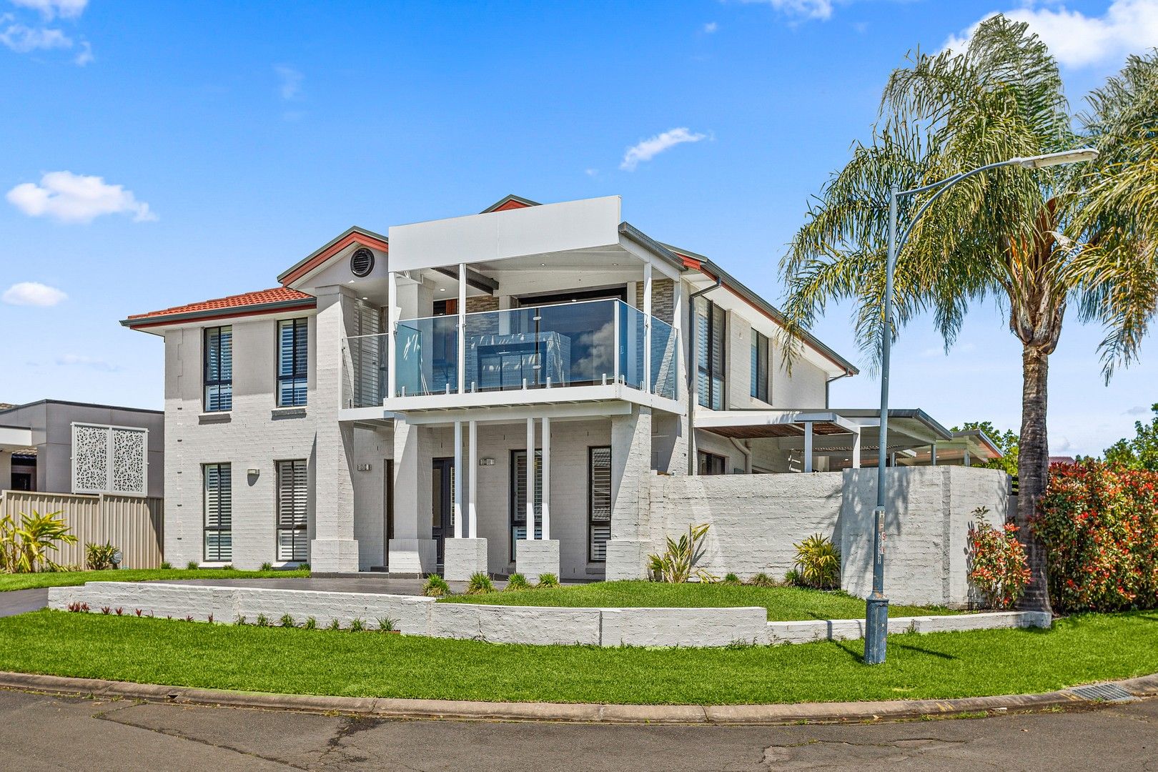 5 bedrooms House in 30 Siska Circuit SHELL COVE NSW, 2529