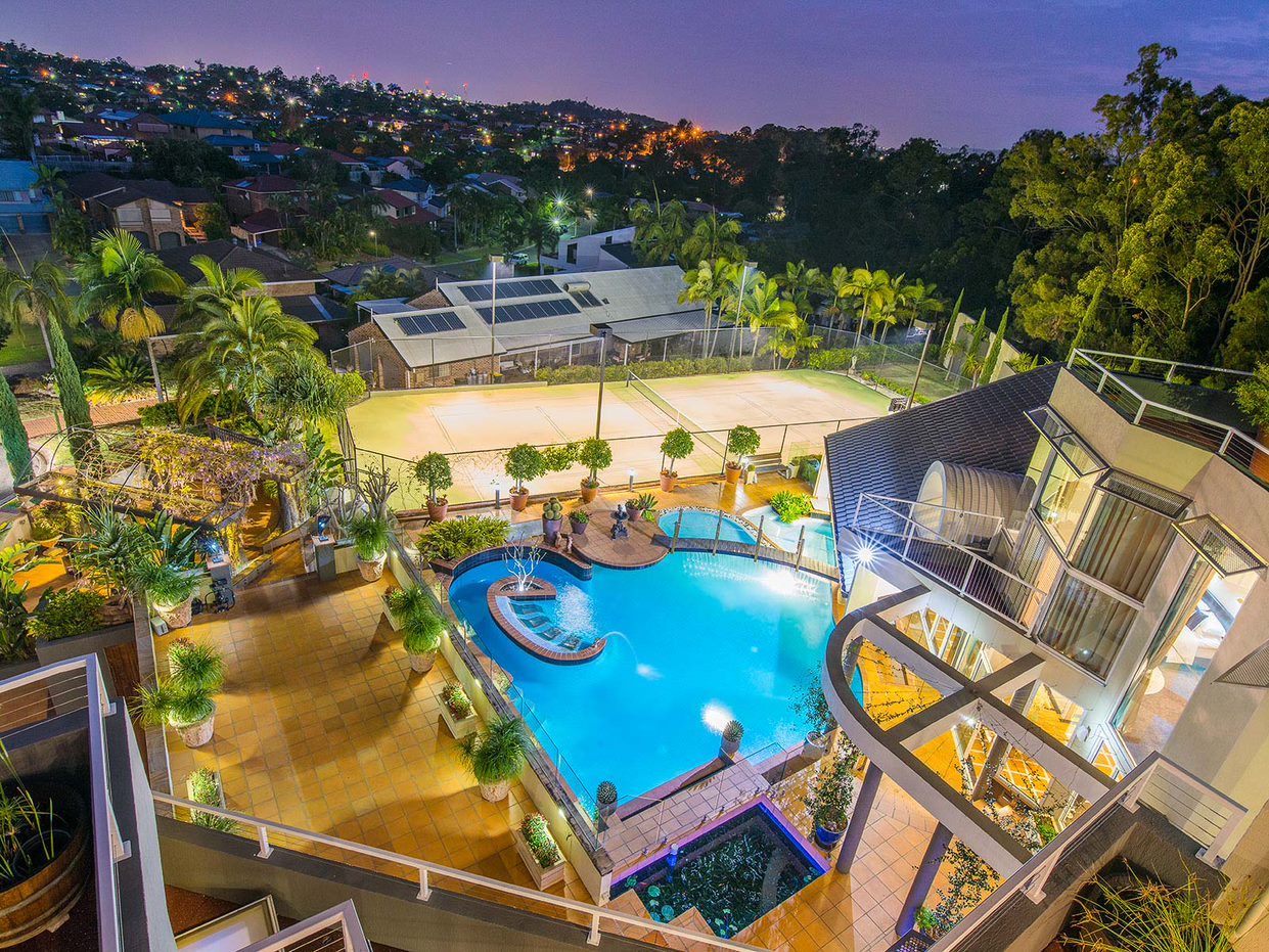 5 bedrooms House in 6 Autry Court STAFFORD HEIGHTS QLD, 4053