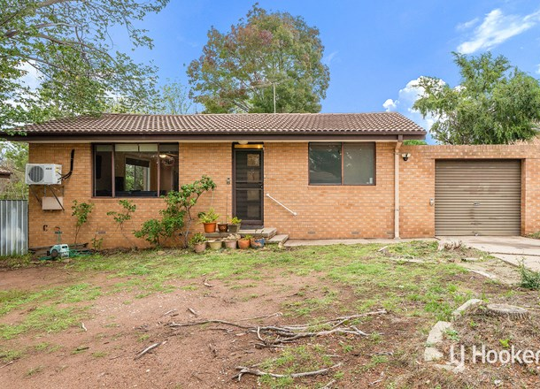 12 Mccarthy Place, Charnwood ACT 2615