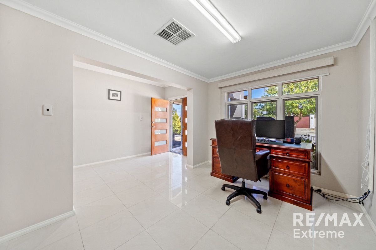 8 Naismith Road, Tapping WA 6065, Image 2