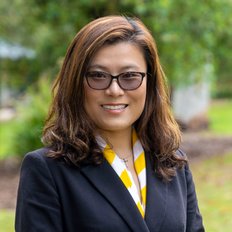 Luna Li, Sales representative