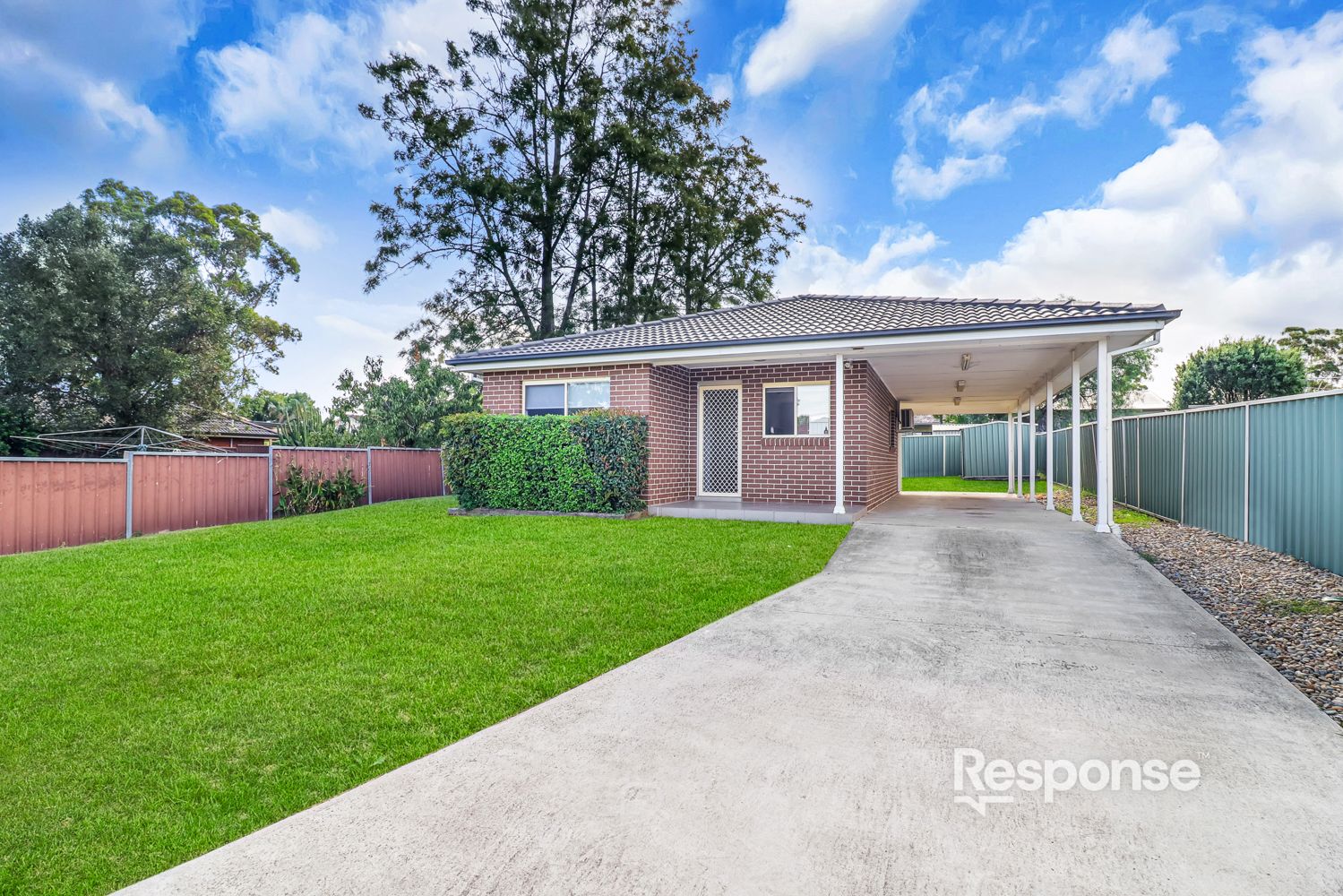 5 bedrooms House in 3 Barker Street CAMBRIDGE PARK NSW, 2747