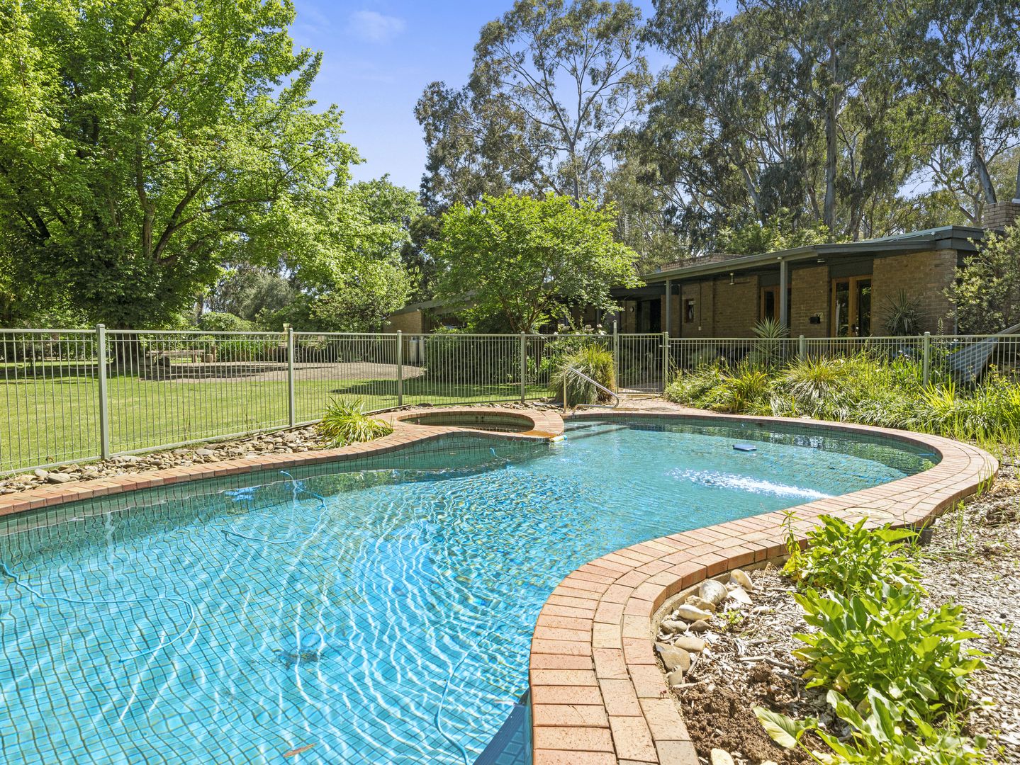 17 Mcconnan Street, Benalla Property History & Address Research Domain