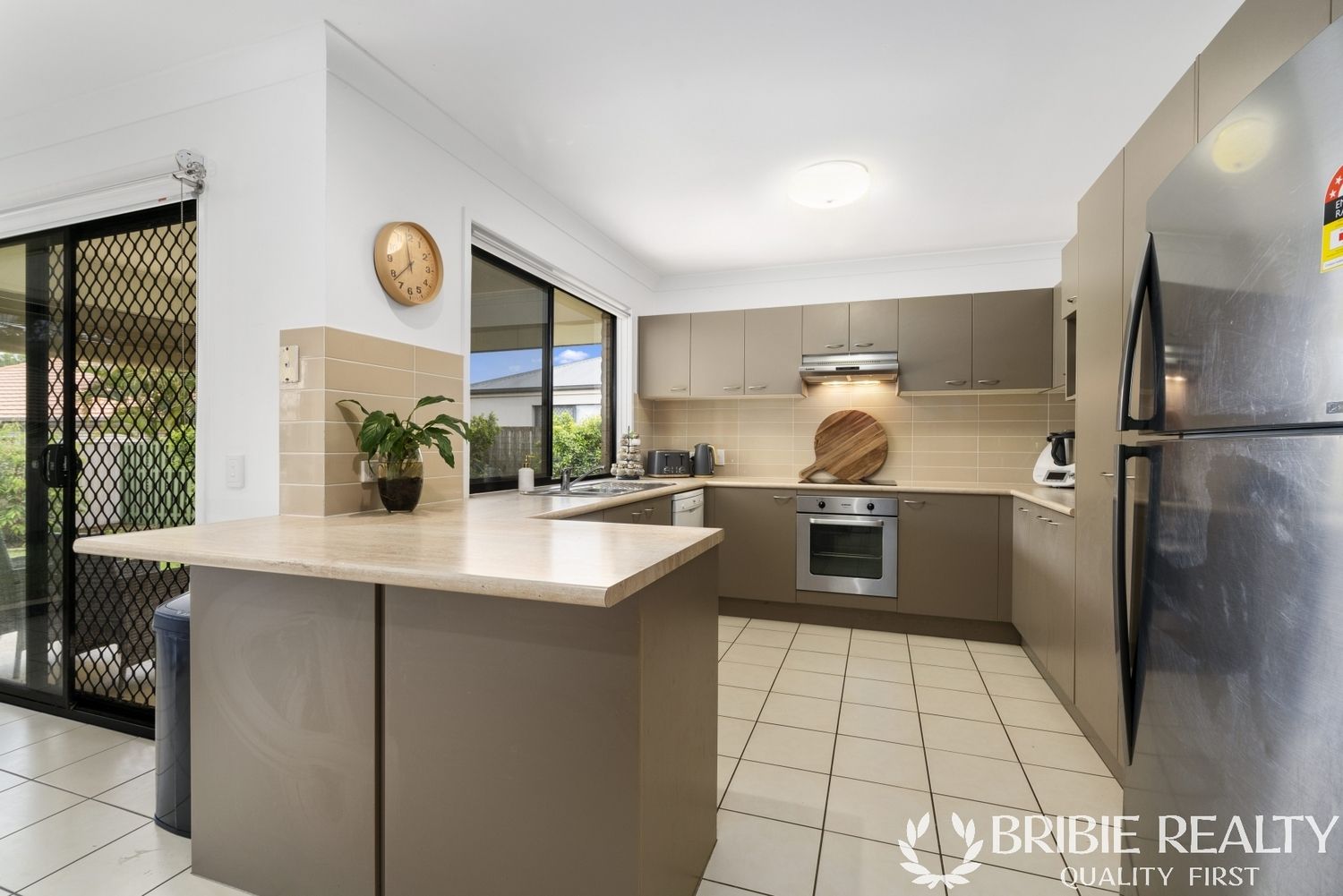 4 Dunwich Court, Sandstone Point QLD 4511, Image 2