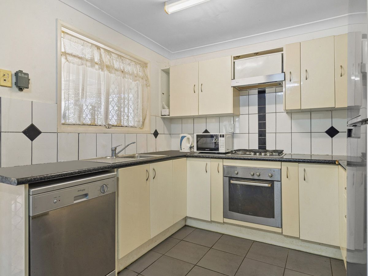 9 Brushbox Place, Walloon QLD 4306, Image 1