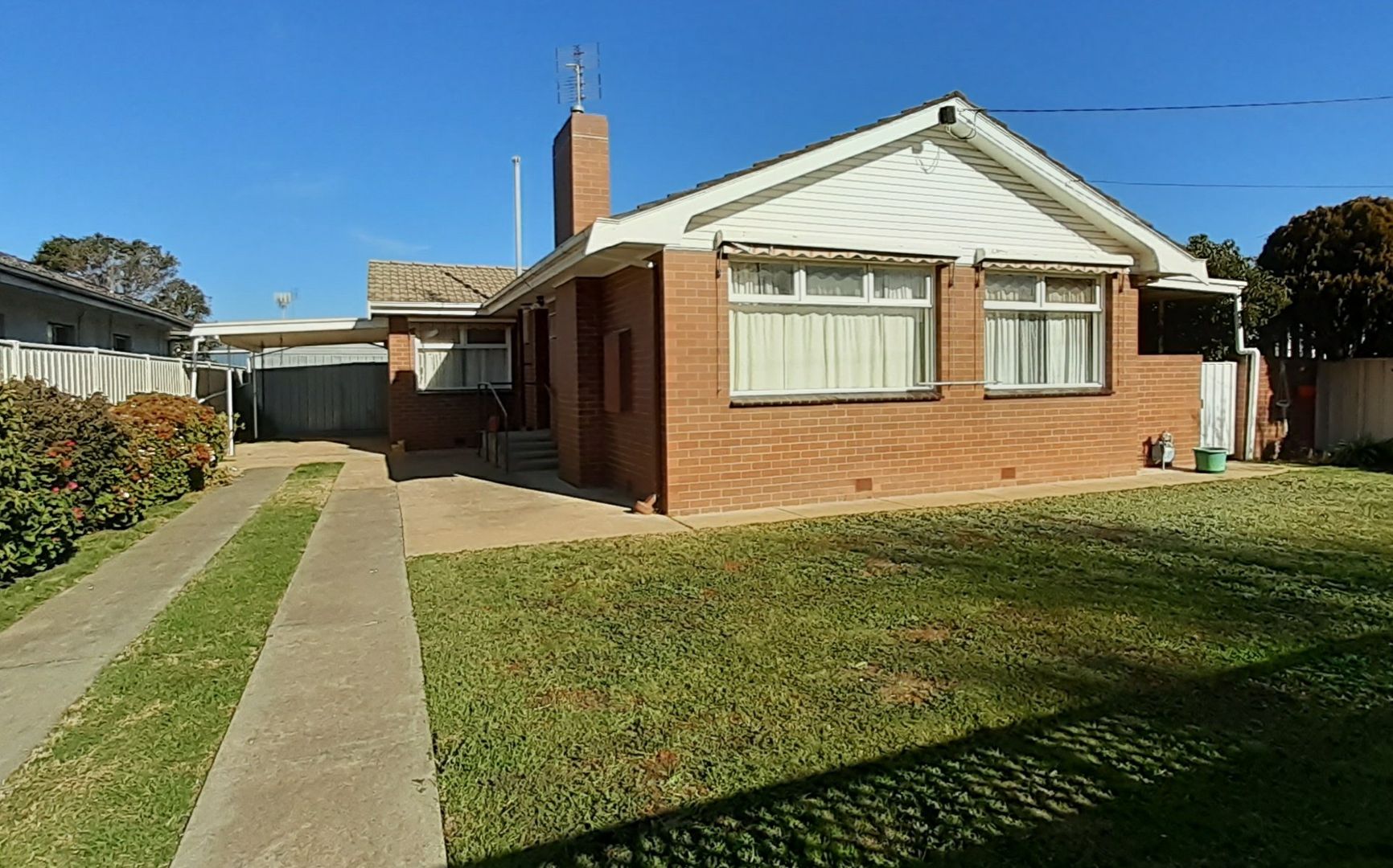 27 Civic Avenue Echuca Vic 3564 House For Rent 330 00 Domain