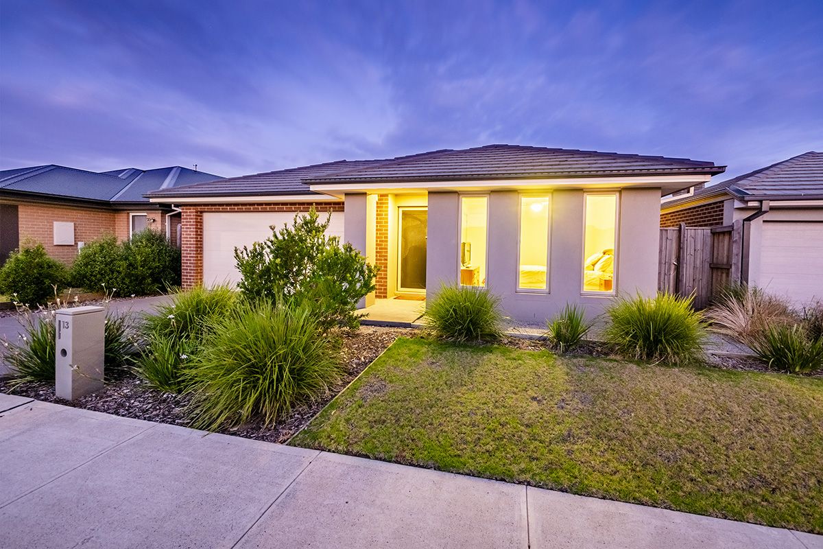 13 Omeara Crescent, Cranbourne East VIC 3977, Image 1